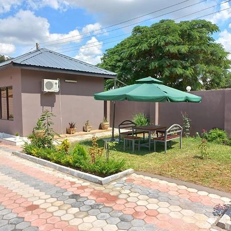 Kasuda Rooms - Cosy Self Contained Rooms Livingstone Bagian luar foto
